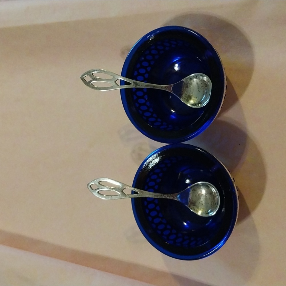Vintage/antique set of 2 sterling silver salt cellars, liners & spoons